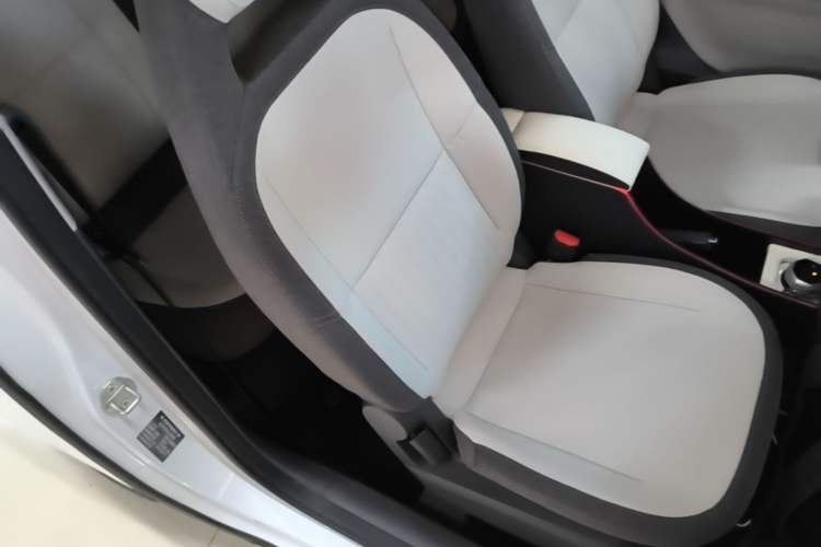 Used Geely Galaxy Panda 2025 210 km – Yuanqi Bear Right Front Seat