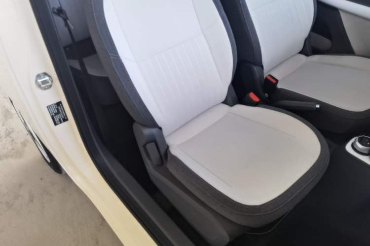 Used Geely Galaxy Panda 2025 210 km – Yuanqi Bear Right Front Seat