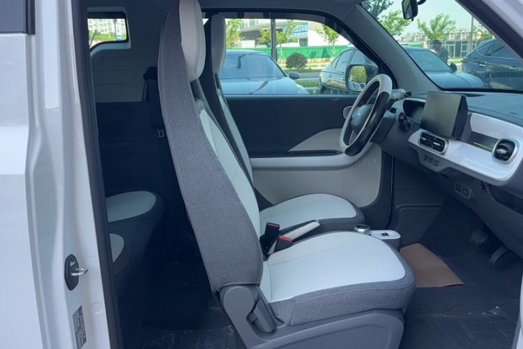 Used Geely Galaxy Panda 2025 210 km – Yuanqi Bear Right Front Seat
