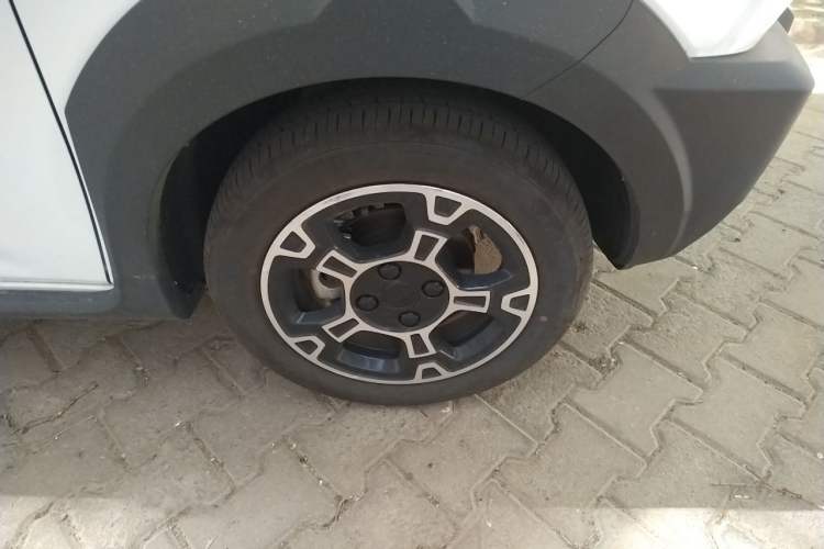 Used Geely Galaxy Panda 2025 210km Panda Rider Right Front Wheel Hub