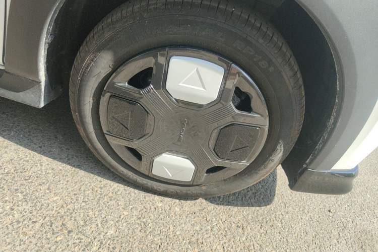 Used Geely Galaxy Panda 2025 210km Panda Kart Right Front Wheel Hub