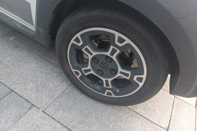Used Geely Galaxy Panda 2025 210km Panda Rider Right Front Wheel Hub