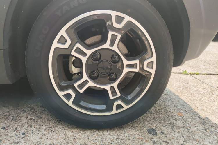 Used Geely Galaxy Panda 2025 210km Panda Rider Right Front Wheel Hub