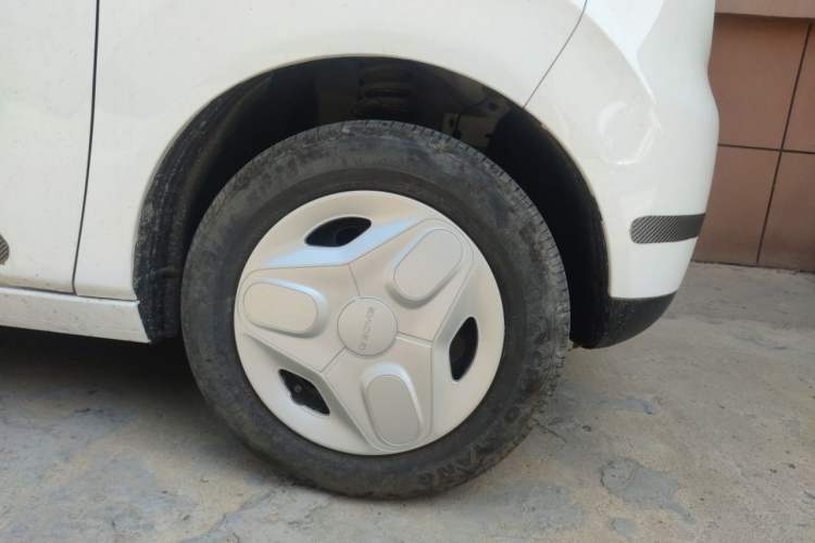 Used Geely Galaxy Panda 2025 210 km – Yuanqi Bear Right Front Wheel Hub