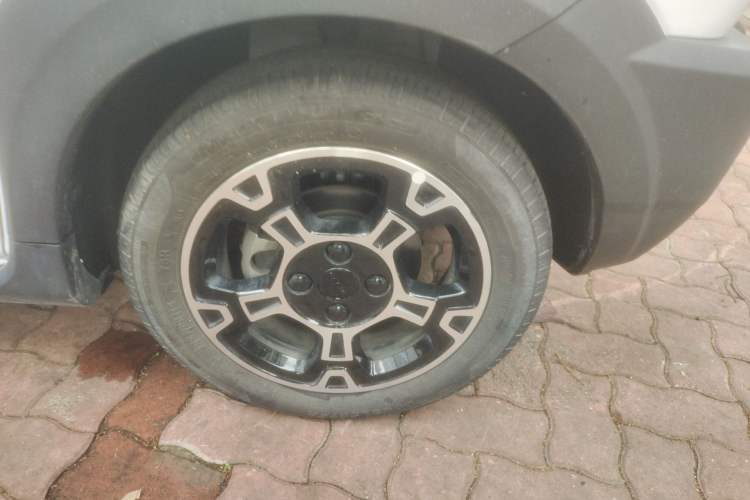 Used Geely Galaxy Panda 2025 210km Panda Rider Right Front Wheel Hub
