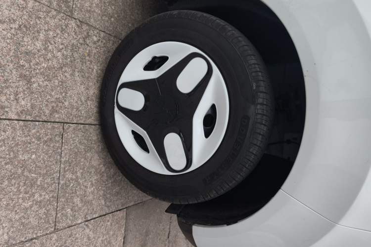 Used Geely Galaxy Panda 2025 210 km – Yuanqi Bear Right Front Wheel Hub