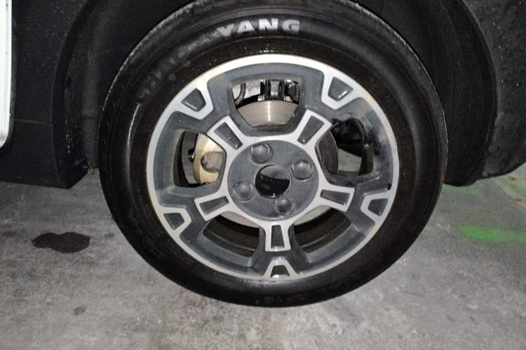 Used Geely Galaxy Panda 2025 210km Panda Rider Right Front Wheel Hub