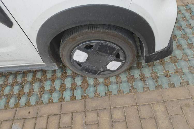 Used Geely Galaxy Panda 2025 210km Panda Kart Right Front Wheel Hub