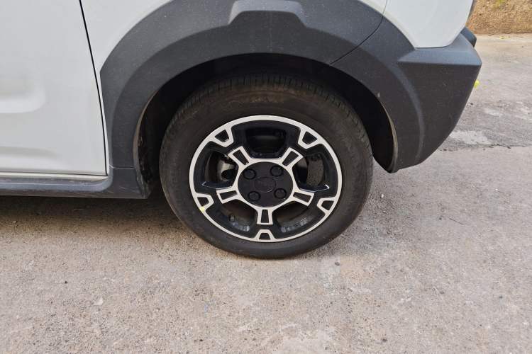 Used Geely Galaxy Panda 2025 210km Panda Rider Right Front Wheel Hub