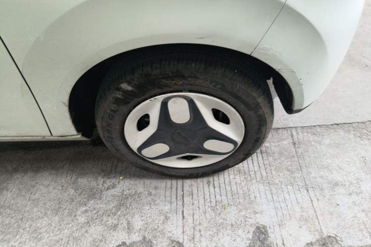 Used Geely Galaxy Panda 2025 210 km – Yuanqi Bear Right Front Wheel Hub