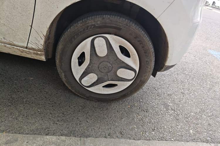 Used Geely Galaxy Panda 2025 210 km – Yuanqi Bear Right Front Wheel Hub