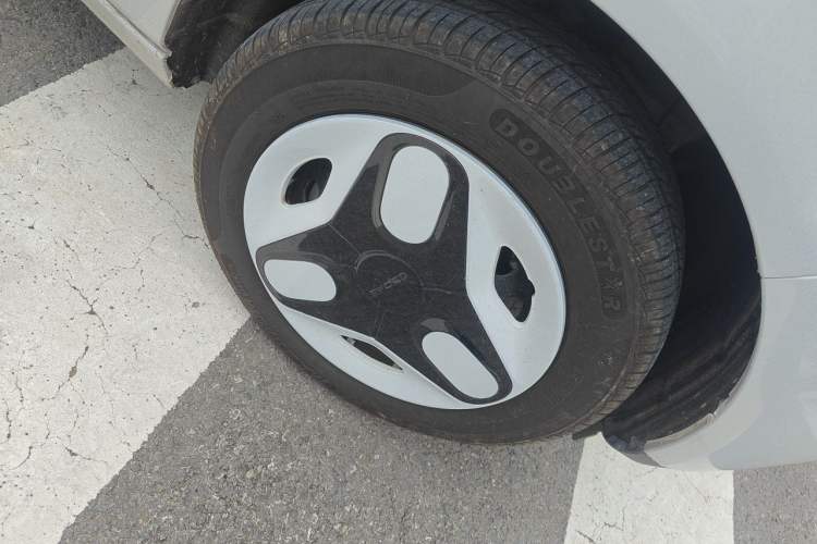 Used Geely Galaxy Panda 2025 210 km – Yuanqi Bear Right Front Wheel Hub