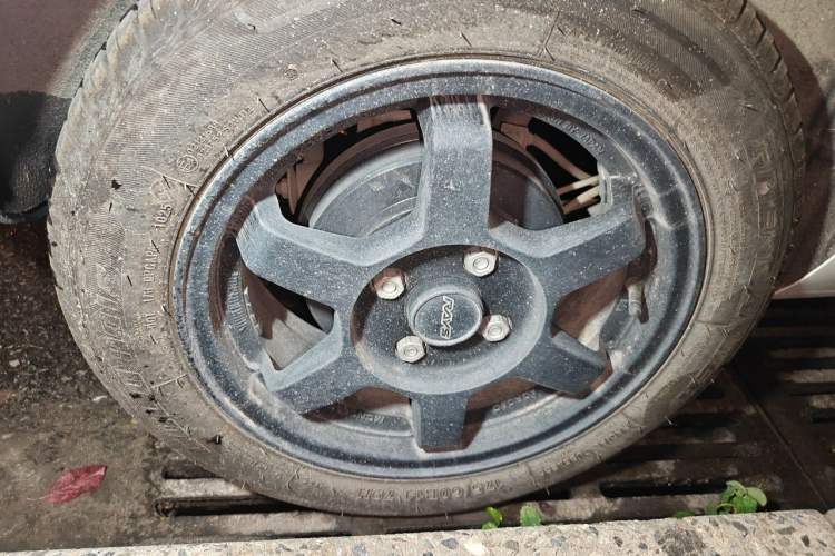 Used Geely Galaxy Panda 2025 210 km – Yuanqi Bear Right Front Wheel Hub
