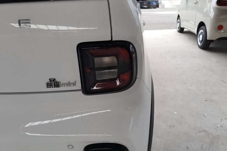 Used Geely Galaxy Panda 2025 210km Panda Kart Right Rear Taillight