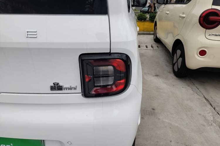 Used Geely Galaxy Panda 2025 210 km – Yuanqi Bear Right Rear Taillight