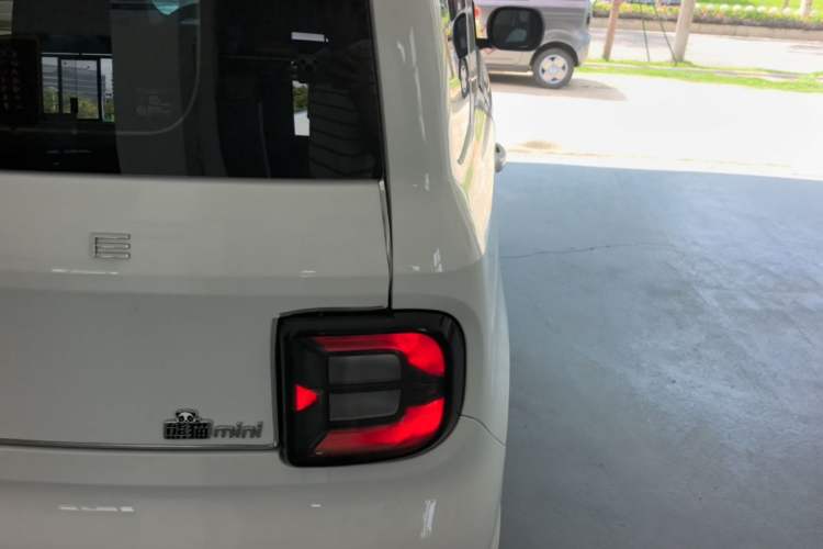 Used Geely Galaxy Panda 2025 210 km – Yuanqi Bear Right Rear Taillight