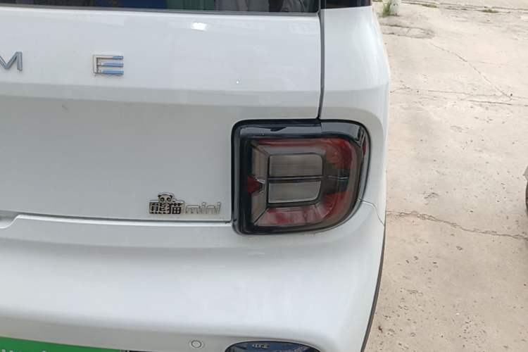 Used Geely Galaxy Panda 2025 210km Panda Kart Right Rear Taillight