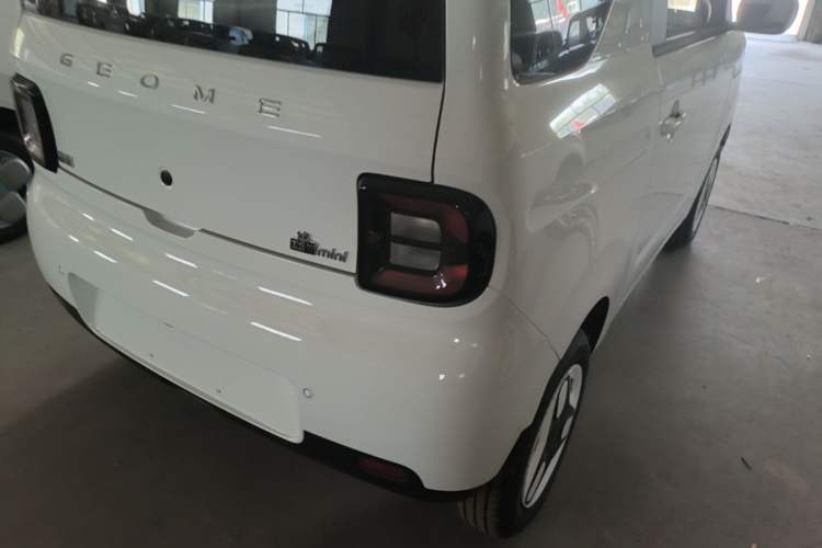 Used Geely Galaxy Panda 2025 210 km – Yuanqi Bear Right Rear Taillight