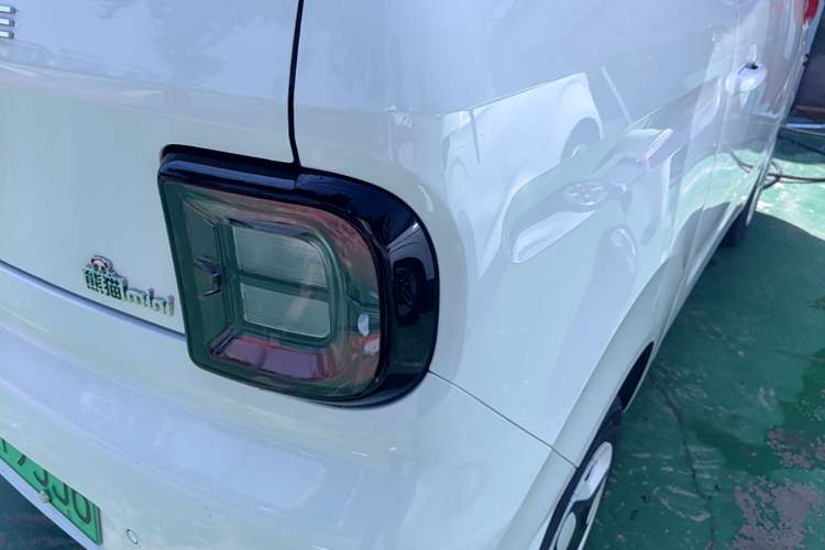 Used Geely Galaxy Panda 2025 210 km – Yuanqi Bear Right Rear Taillight