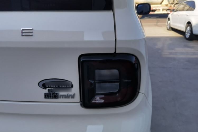 Used Geely Galaxy Panda 2025 210 km – Yuanqi Bear Right Rear Taillight