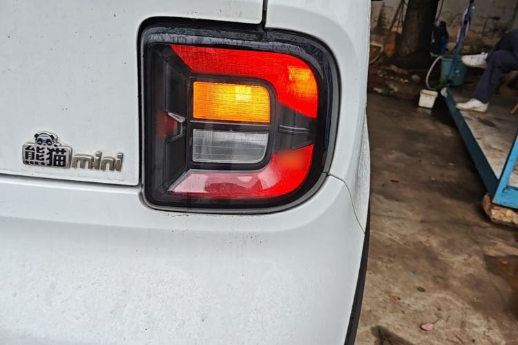Used Geely Galaxy Panda 2025 210km Panda Kart Right Rear Taillight