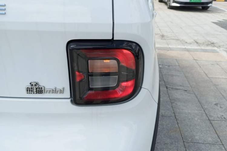 Used Geely Galaxy Panda 2025 210km Panda Kart Right Rear Taillight