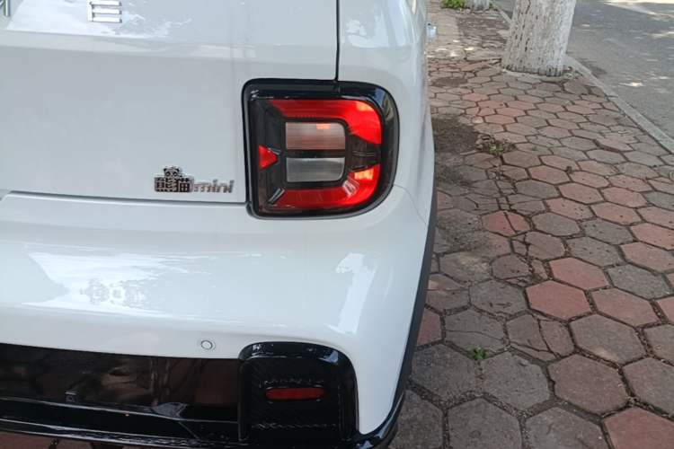 Used Geely Galaxy Panda 2025 210km Panda Kart Right Rear Taillight