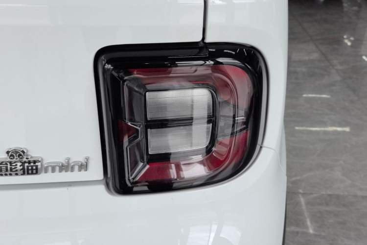 Used Geely Galaxy Panda 2025 210km Panda Kart Right Rear Taillight