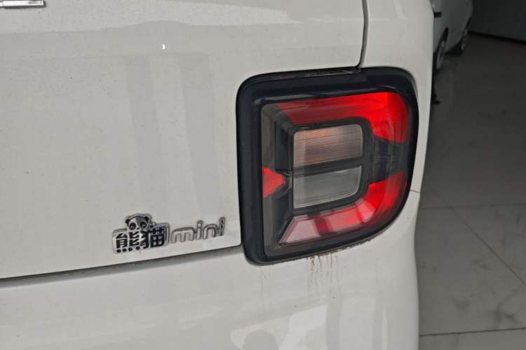 Used Geely Galaxy Panda 2025 210km Panda Kart Right Rear Taillight