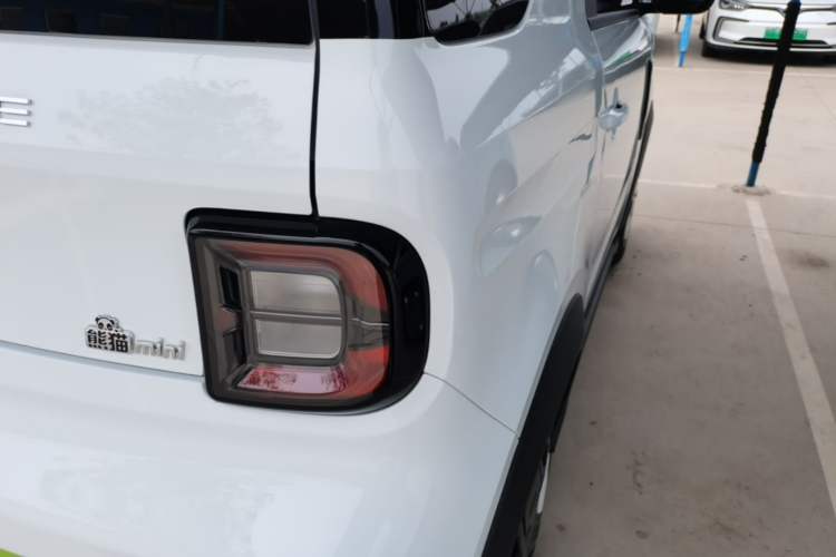 Used Geely Galaxy Panda 2025 210km Panda Kart Right Rear Taillight