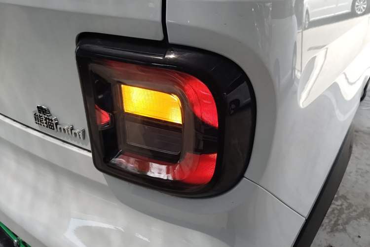 Used Geely Galaxy Panda 2025 210km Panda Kart Right Rear Taillight