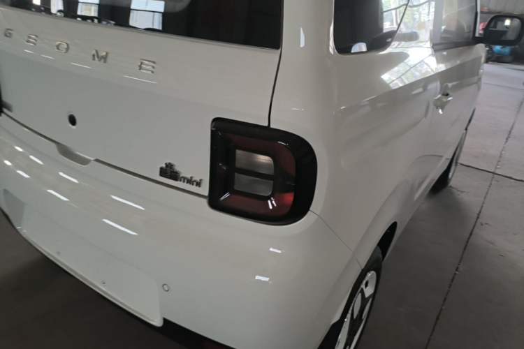Used Geely Galaxy Panda 2025 210 km – Yuanqi Bear Right Rear Taillight