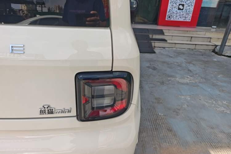 Used Geely Galaxy Panda 2025 210 km – Yuanqi Bear Right Rear Taillight