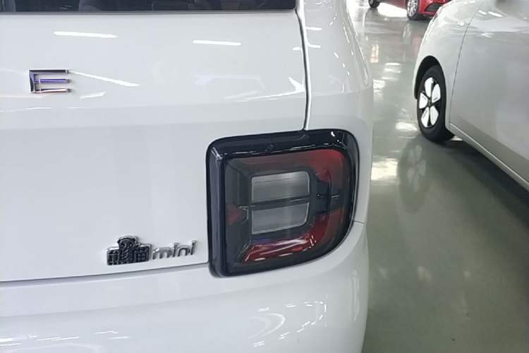 Used Geely Galaxy Panda 2025 210 km – Yuanqi Bear Right Rear Taillight