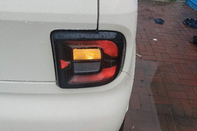 Used Geely Galaxy Panda 2025 210 km – Yuanqi Bear Right Rear Taillight