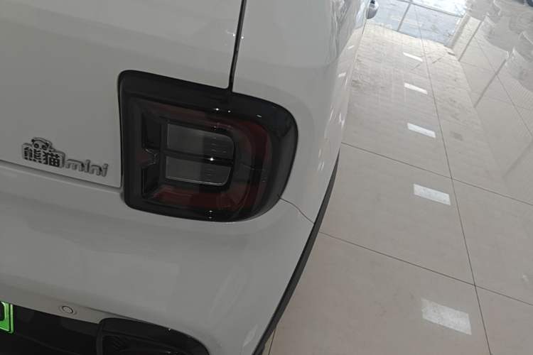 Used Geely Galaxy Panda 2025 210km Panda Kart Right Rear Taillight
