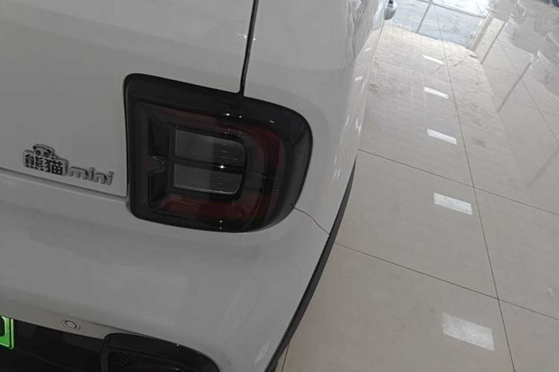 Used Geely Galaxy Panda 2025 210km Panda Kart Right Rear Taillight