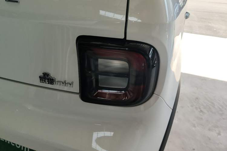 Used Geely Galaxy Panda 2025 210km Panda Kart Right Rear Taillight