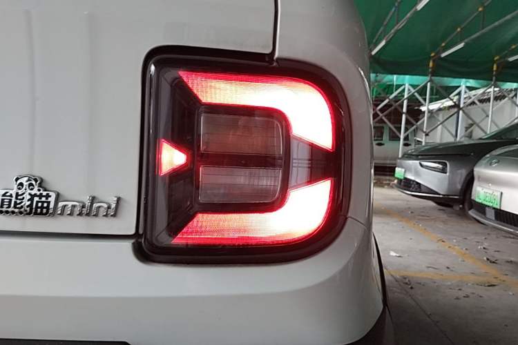 Used Geely Galaxy Panda 2025 210km Panda Rider Right Rear Taillight
