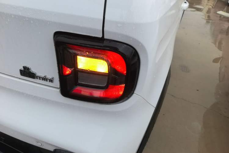 Used Geely Galaxy Panda 2025 210km Panda Kart Right Rear Taillight