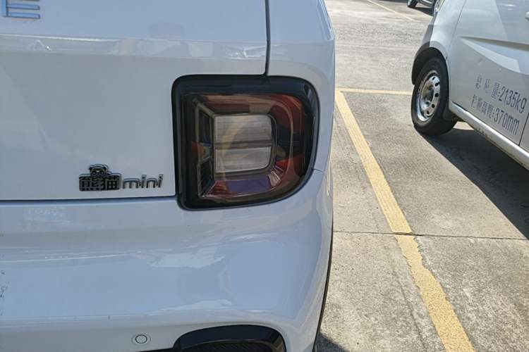 Used Geely Galaxy Panda 2025 210km Panda Kart Right Rear Taillight