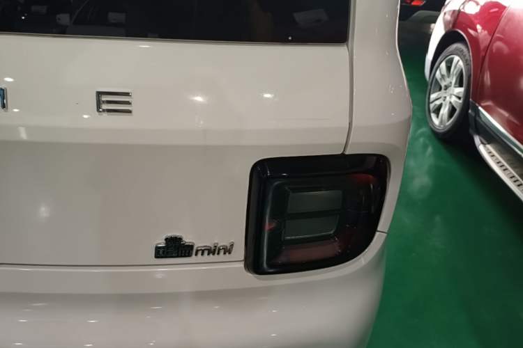 Used Geely Galaxy Panda 2025 210 km – Yuanqi Bear Right Rear Taillight