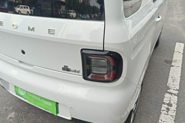 Used Geely Galaxy Panda 2025 210 km – Yuanqi Bear Right Rear Taillight