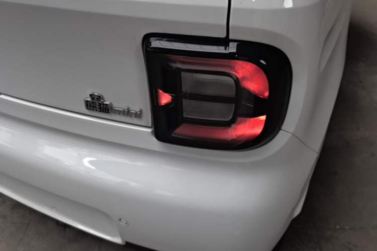 Used Geely Galaxy Panda 2025 210 km – Yuanqi Bear Right Rear Taillight