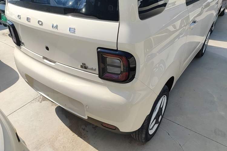 Used Geely Galaxy Panda 2025 210 km – Yuanqi Bear Right Rear Taillight