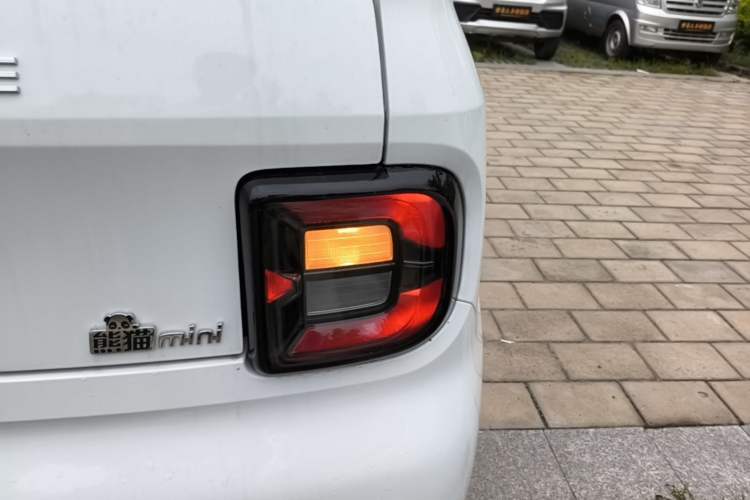 Used Geely Galaxy Panda 2025 210 km – Yuanqi Bear Right Rear Taillight