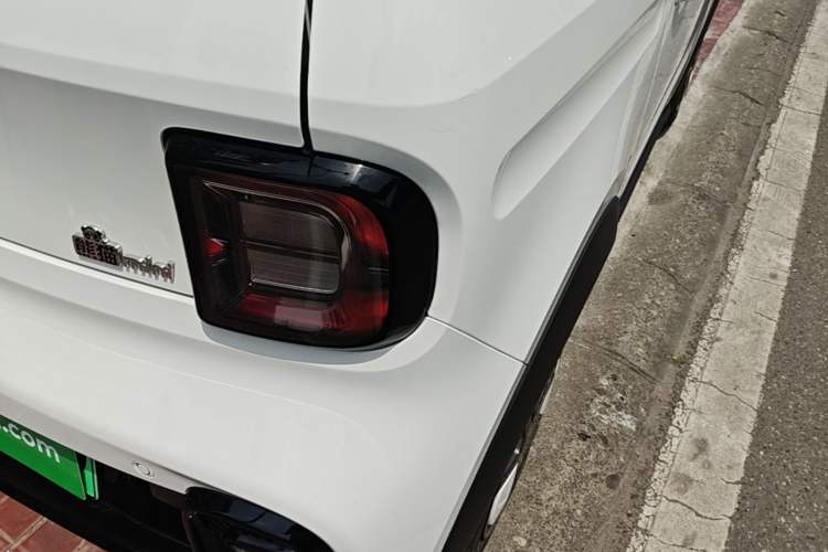 Used Geely Galaxy Panda 2025 210km Panda Kart Right Rear Taillight