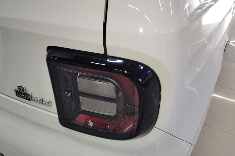 Used Geely Galaxy Panda 2025 210 km – Yuanqi Bear Right Rear Taillight