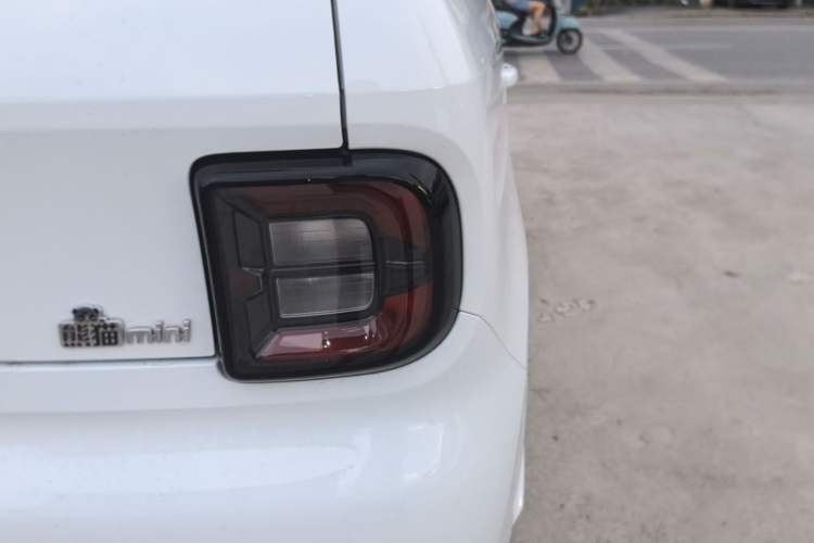 Used Geely Galaxy Panda 2025 210 km – Yuanqi Bear Right Rear Taillight