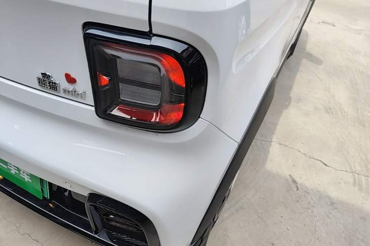 Used Geely Galaxy Panda 2025 210km Panda Kart Right Rear Taillight